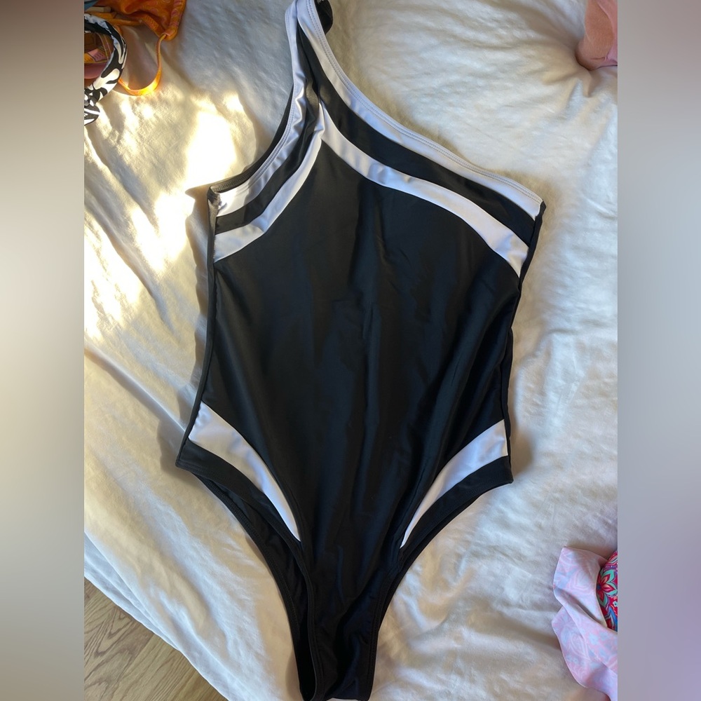 Black and White One-Shoulder Swimsuit